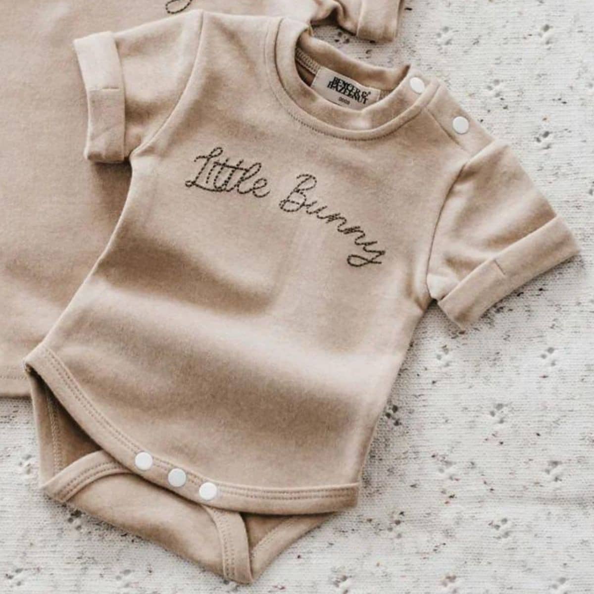 Bencer & Hazelnut Short Sleeve Bodysuit - Little Bunny