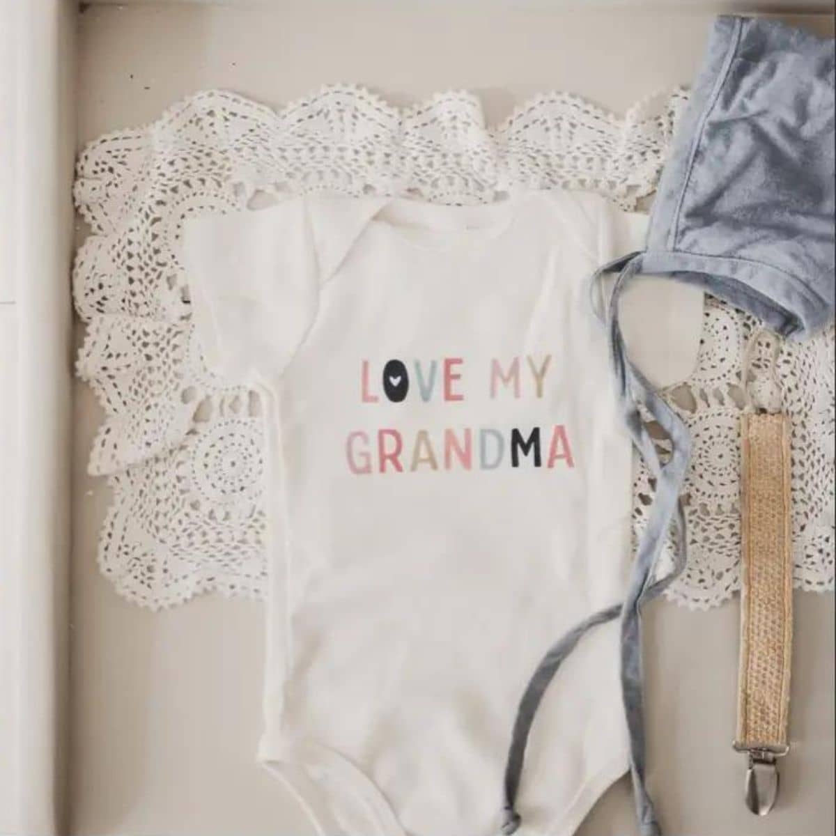 Finn and Emma Organic Short Sleeve Bodysuit - Love Grandma