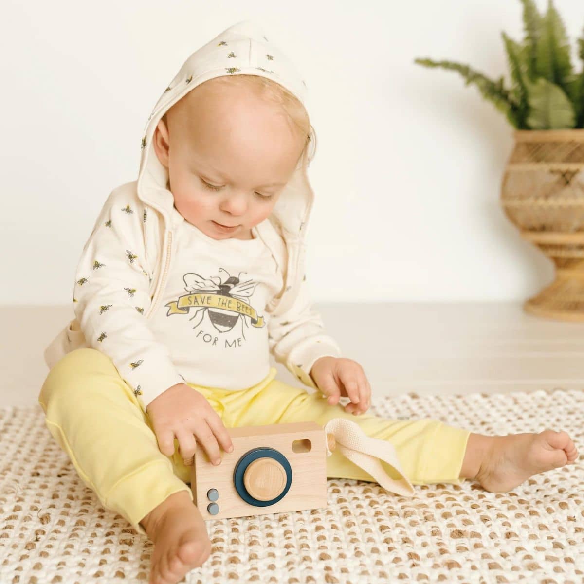 Finn and Emma Organic Short Sleeve Bodysuit - Save the Bees