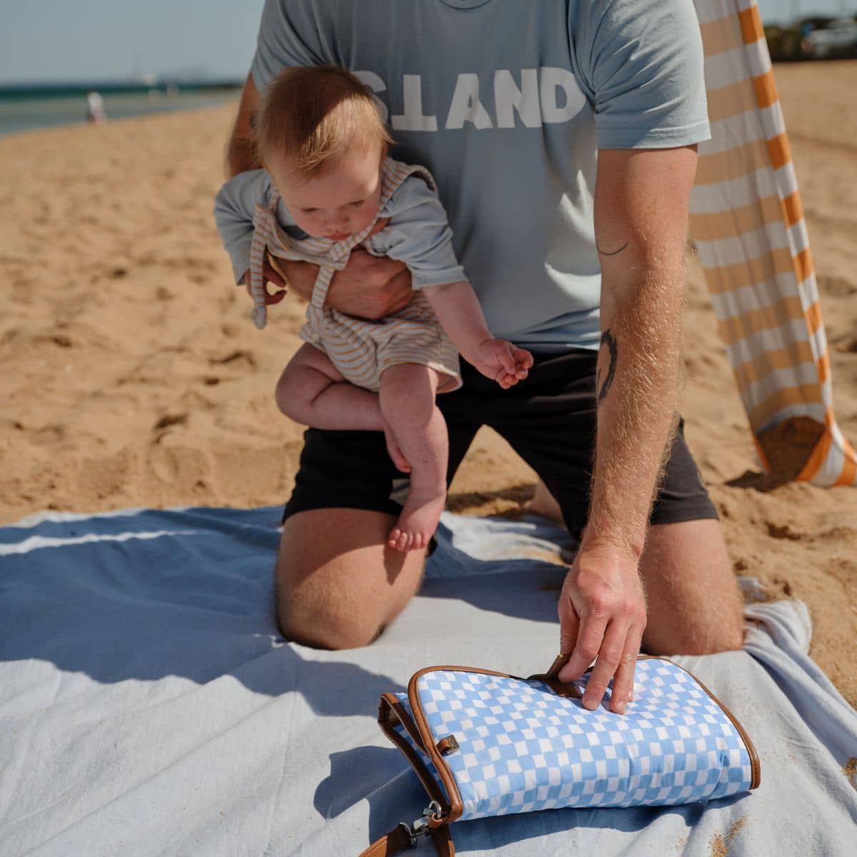OiOi Change Mat Clutch - Blue Check
