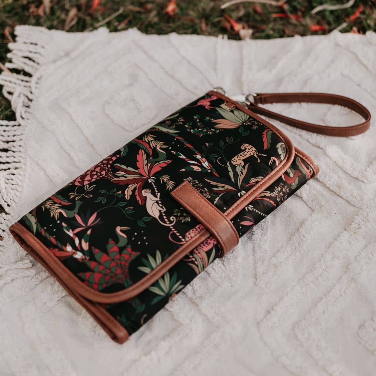 OiOi Change Mat Clutch - Jungle Black/Tan