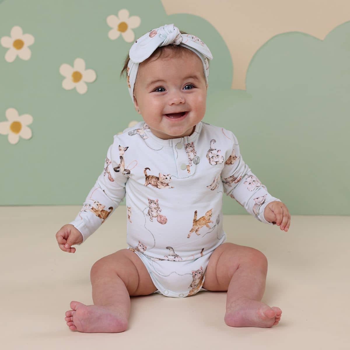 Snuggle Hunny Long Sleeve Bodysuit - Kittens